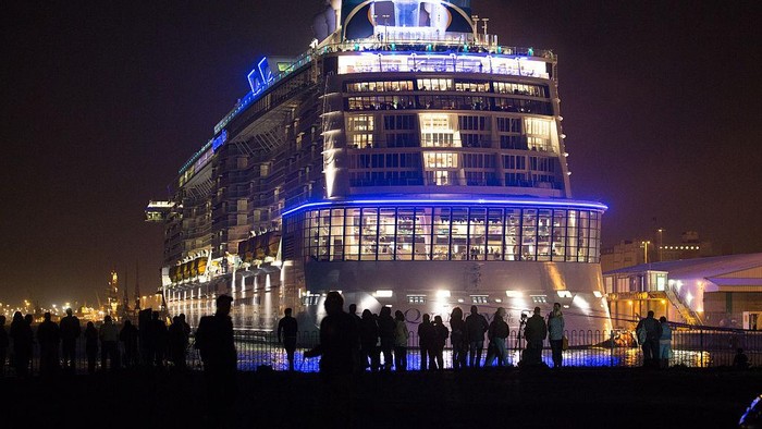 Kapar pesiar Royal Caribbean mengumumkan akan berlayar pertama kali sejak pandemi virus Corona di Singapura. Mereka telah mendapatkan izin dari pemerintah.
