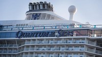 Royal Caribbean akan kembali melaut dengan menurunkan kapal Quantum of the Seas yang berangkat dari Singapura pada 1 Desember 2020. Pengumuman itu muncul setelah Royal Caribbean menghentikan operasinya lebih dari enam bulan yang lalu karena pandemi COVID-19. Matt Cardy/Getty Images  