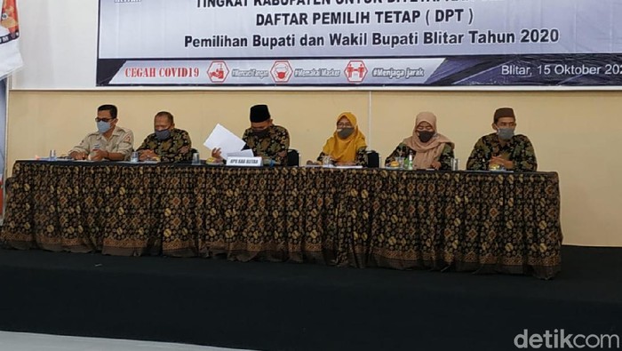 Bawaslu Kabupaten Blitar menemukan usia tak wajar masuk dalam Daftar Pemilih Sementara Hasil Perbaikan (DPS HP). Untuk itu, Bawaslu telah mengirimkan saran berbaikan (sarper) sebelum digelar rapat pleno penetapan DPS HP.