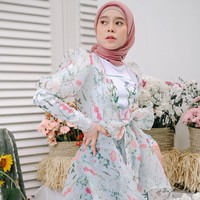 Lesti melakukan perawatan botox, filler hingga tanam benang. Hasilnya pun menakjubkan.  Foto: dok. Instagram