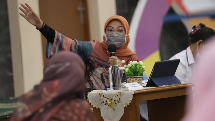 Menaker Ida Fauziyah