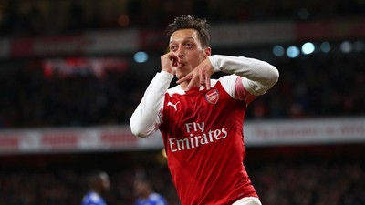 Deretan Trofi Mesut Oezil