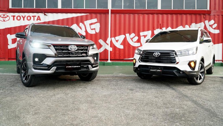 New Kijang Innova dan New Fortuner New Kijang Innova dan New Fortuner