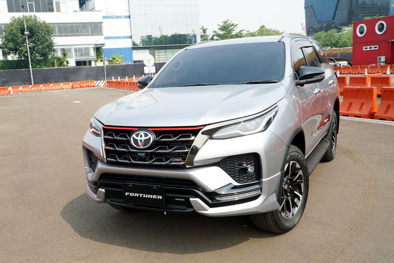 New Kijang Innova dan New Fortuner