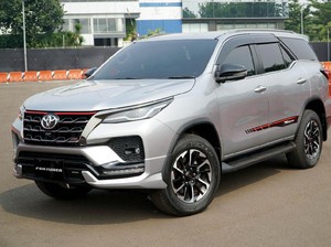 Ingat! Mulai Besok Innova-Fortuner Turun Harga