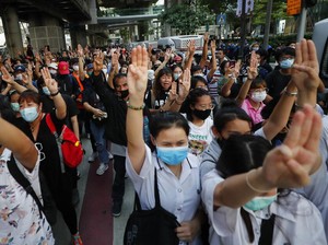 Bangkok Semakin Mencekam, #WhatsHappeninginThailand Trending