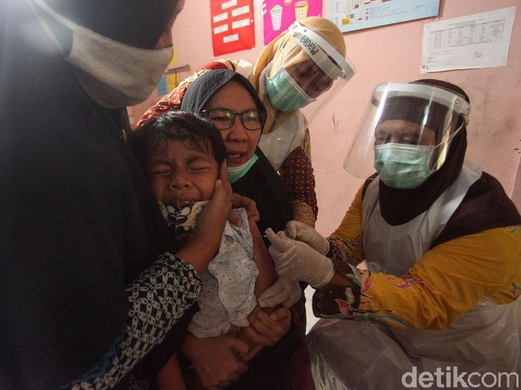 Ragam Ekspresi Anak-anak Saat Disuntik Vaksin Campak-Rubella