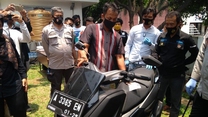 Rasidin senang motornya yang dicuri kembali ke tangannya.