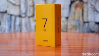 Realme 7 Pro resmi dirilis 14 Oktober 2020 di Indonesia. Foto: Adi Fida Rahman/detikINET