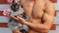 The Australian Firefighters Calendar telah ada semenjak tahun 1993 untuk mendukung Childrens Hospital Foundation, yayasan yang menyediakan dana untuk penelitian luka bakar pada masa kanak-kanak. (dok The Australian Firefighters Calendar )