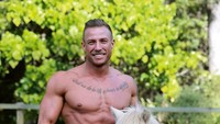 Bagi yang tertarik memiliki kalender edisi pemadam kebakaran Australia ini bisa dibeli di website mereka yaitu www.australianfirefighterscalendar.com. Harga kalender ini adalah USD 20. (dok The Australian Firefighters Calendar )
