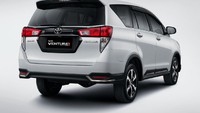 Pada sisi safety, seluruh varian New Kijang Innova dan New Venturer kini dilengkapi fitur Convenient Rear Camera, Vehicle Stability Control (VSC) dan Hill Start Assist (HSA). Khusus untuk New Venturer, terdapat tambahan fitur safety berupa Dual, Knee, Side, dan Curtain Shield Airbags. Foto: Dok. TAM