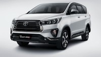 Sementara untuk New Venturer ubahan eksteriornya berupa New Distinctive Front Grille with New Bumper Spoiler Package, New Illuminating LED Fog Lamp, New Sleek Rear Spoiler, New Rear License Garnish, New Backdoor Ornament Shape, dan New Day-time Running Light. Tipe ini juga mendapat pelek 17 inci baru. Foto: Dok. TAM