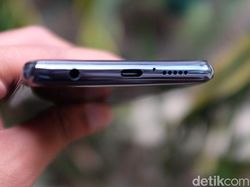 Unboxing Poco X3 NFC, Ponsel Rp 3 Jutaan Punya Spesifikasi Gahar