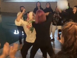 Viral Emak-emak di Sulsel Party Berjoget di Hotel Saat Pandemi