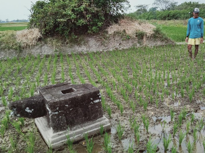 Yoni di Desa Keprabon kecamatan Polanharjo.