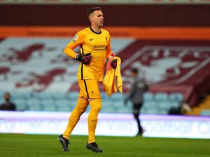 Everton Vs Liverpool: Lebih Sering Blunder Pickford atau Adrian?