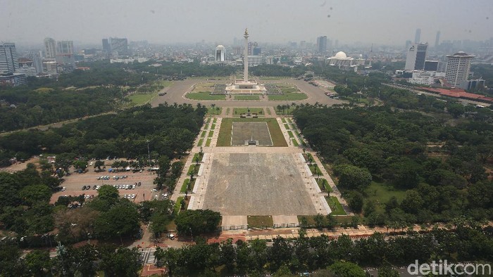 Proyek revitalisasi Monas bagian selatan yang penuh polemik sudah selesai dikerjakan. Berikut deretan foto-foto sejak polemik proyek ini mencuat hingga masuk babak akhir.