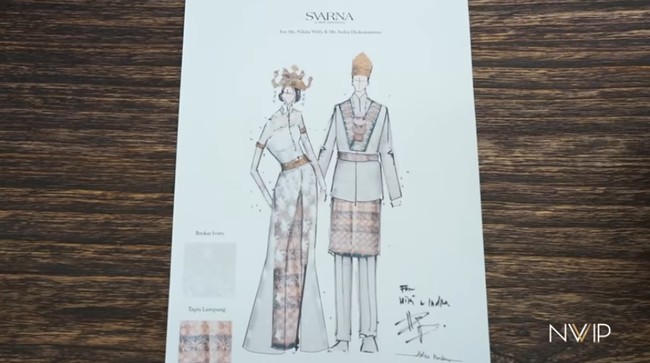 Awalnya prosesi akad nikah akan dilangsungkan memakai adat Lampung. Baju megah dengan ekor menyapu lantai rancangan Didiet Maulana pun telah dibuat. Foto: YouTube Nikita Willy Official