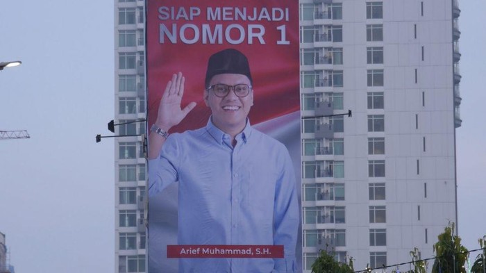 Billboard Arief Muhammad