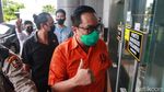 Penampakan Irjen Napoleon dan Brigjen Prasetijo Berbaju Tahanan