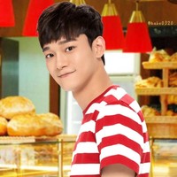 Chen EXO berumur 28 tahun saat mengungkap dirinya akan menikah lewat surat tulis tangan. Istrinya yang berasal dari kalangan non selebriti melahirkan bayi perempuan di sebuah rumah sakit di sekitar Cheongdam, Gangnam pada April 2020. Foto: Instagram @exochenn