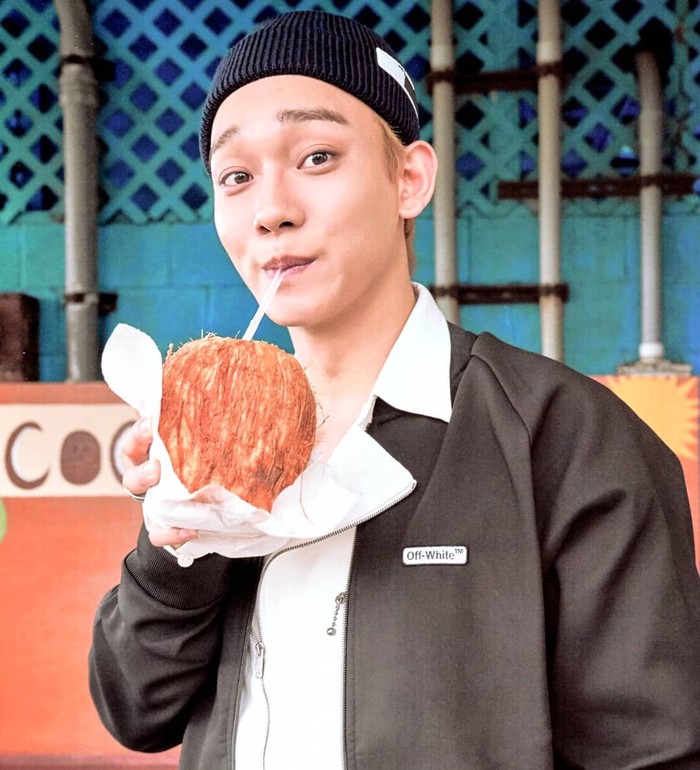 Chen EXO Momen-momen Seru Chen EXO Saat Ngopi dan BBQ-an