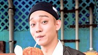 Chen merupakan salah satu personil boyband Korea bernama EXO. Namanya ramai dibicarakan setelah ia mengabarkan akan menjalani wajib militer. Foto: Instagram @exochenn