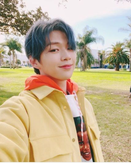 Kafe Milik Kang Daniel; Cafe De KONNECT