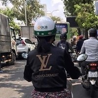 Lambangnya sih udah bener nih, tapi kayaknya singkatannya salah deh. Atau mungkin sekarang singkatannya memang sudah diubah jadi Lord Voldermort ya? Foto: Instagram/@sukijan.id