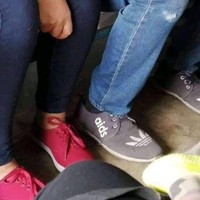 Kalau tulisan di sepatunya kayak gini sih kayaknya mau pamer juga jadi malu ya.. Foto: Instagram/@receh.id