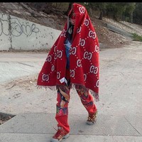 Mungkin niatnya biar terlihat fashionable dan keren ya, tapi jadinya malah gini.. Foto: Instagram/@receh.id