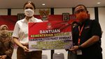 Kemensos Salurkan Sembako untuk Karyawan Hotel Terdampak COVID-19
