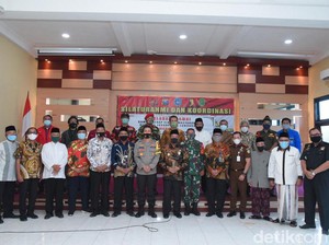 Warga Lamongan Gelar Deklarasi Menolak Tindakan Kekerasan dan Anarkisme