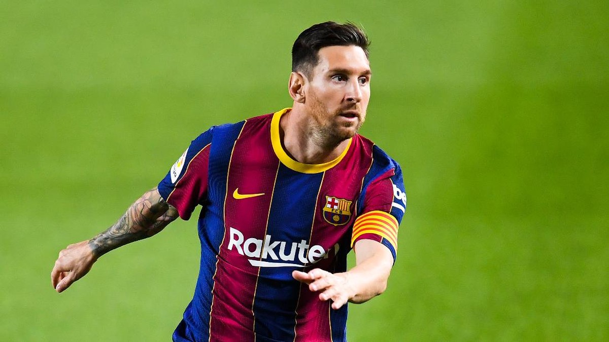 Lionel Messi diklaim lebih penting daripada Barcelona. Foto: Getty Images/David Ramos