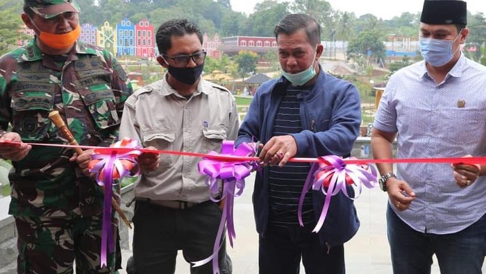 Mahoni Bangun Sentosa Taman wisata di Serang.