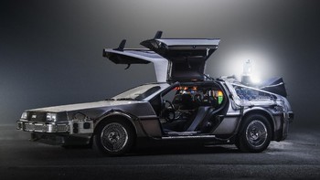 Mobil DeLorean DMC-12 dari film Back To The Future Trilogy. Foto: Wikipedia.  