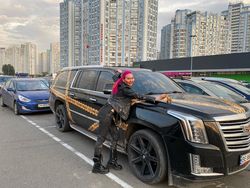 Model Instagram dengan Pipi Paling Besar di Dunia