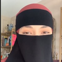 Neelofa yang membintangi film dan serial televisi itu baru saja mengunggah perubahan penampilannya di akun Instagramnya. Dia kini memutuskan untuk memakai cadar. Foto: Instagram @neelofa