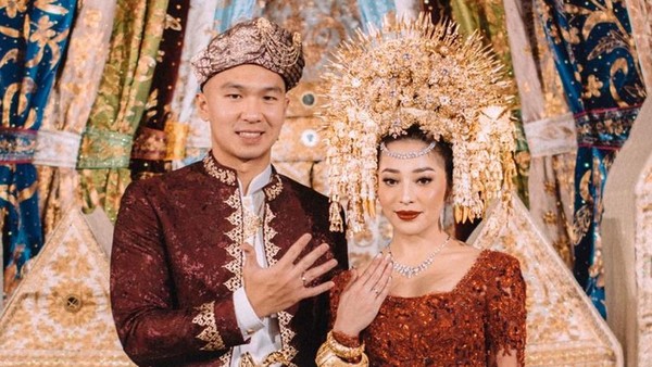 Potret Pernikahan Nikita Willy dengan Indra Priawan