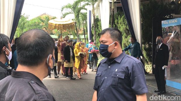 Nikita Willy menikah dengan Indra Priawan