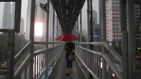 Menurut Badan Meteorologi, Klimatologi dan Geofisika (BMKG) musim hujan di Indonesia telah berlangsung dari bulan Oktober.
