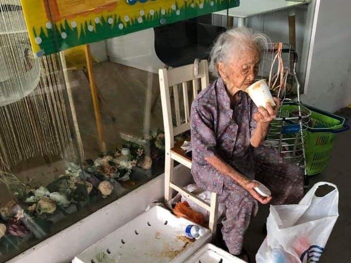 Salut! 5 Penjual Makanan Renta, Ada yang Berusia 129 Tahun