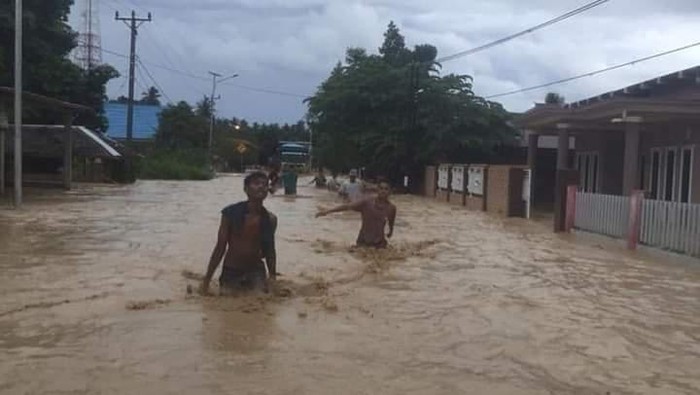 Sungai di Donggala Meluap, 955 Rumah Terendam dan 1 Jembatan Putus