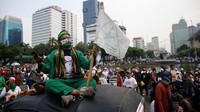 Pekan ini juga diwarnai oleh Gelombang penolakan Omnibus Law UU Cipta Kerja yang salah satunya dari PA 212 yang melakukan aksi penolakan di kawasan monas Jakarta, Selasa (13/10). Grandyos Zafna/detikcom
