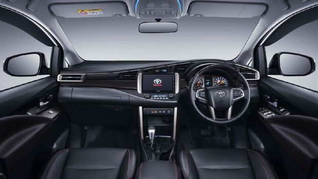 Toyota New Kijang Innova dan New Fortuner
