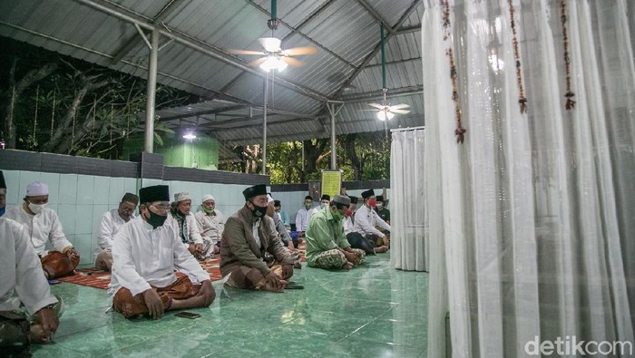 Ziarah, Relawan Ingin Eri-Armudji Menang Secara Elegan