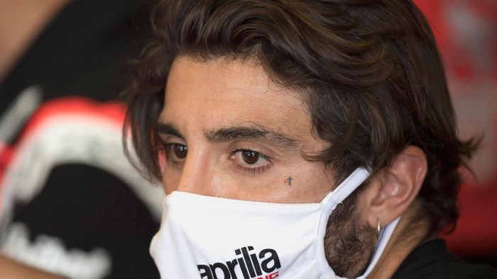 MISANO ADRIATICO, ITALY - SEPTEMBER 18: Andrea Iannone of Italy and Aprilia Racing Team Gresini  looks on in box during the MotoGP Of San Marino - Free Practice at Misano World Circuit on September 18, 2020 in Misano Adriatico, Italy. (Photo by Mirco Lazzari gp/Getty Images)
