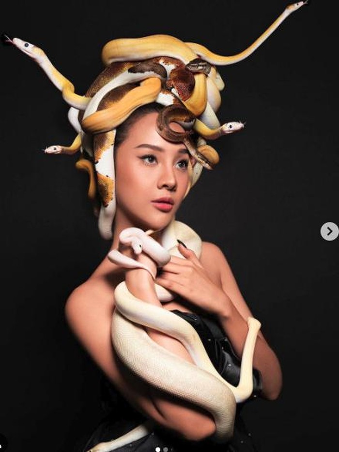 Anya Geraldine pose menggoda anya geraldine
