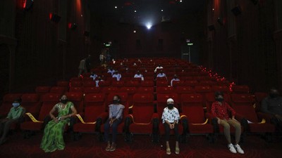 India Kembali Buka Bioskop di Tengah 7,3 Juta Kasus Corona